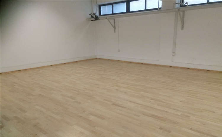 專業(yè)體育館木地板品牌**