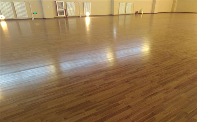 山西專(zhuān)業(yè)籃球地板多少錢(qián)合適