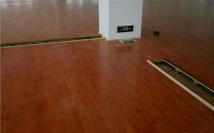 柞木運(yùn)動(dòng)體育地板生產(chǎn)廠家