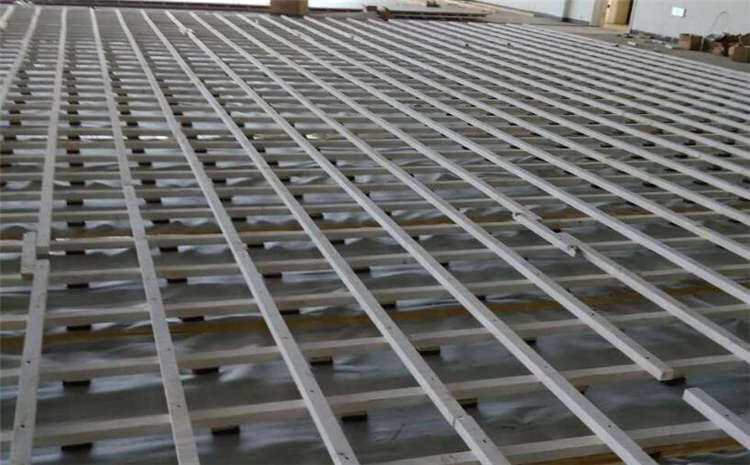 柞木風(fēng)雨操場運(yùn)動(dòng)地板結(jié)構(gòu)