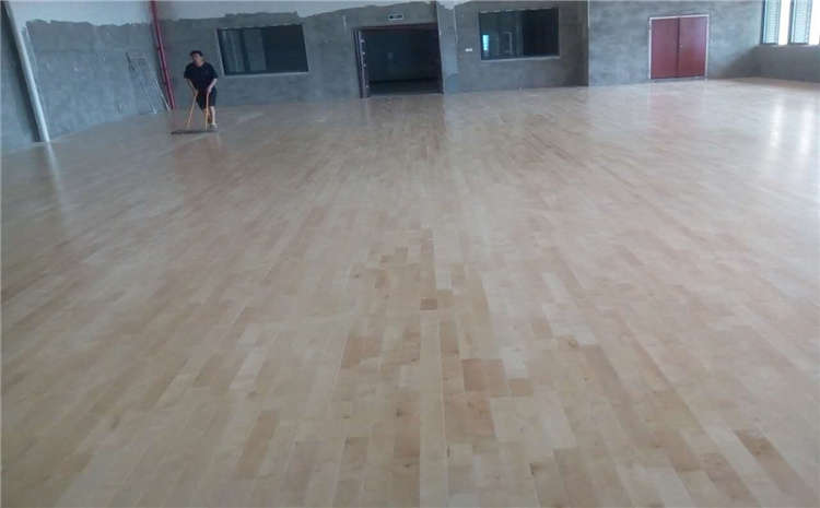 24厚風(fēng)雨操場(chǎng)運(yùn)動(dòng)地板生產(chǎn)廠**