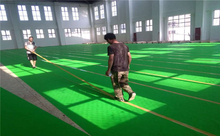 24厚籃球場木地板生產(chǎn)廠**