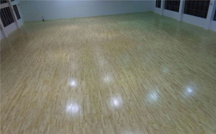 拼接板舞臺(tái)運(yùn)動(dòng)木地板哪個(gè)牌子好？