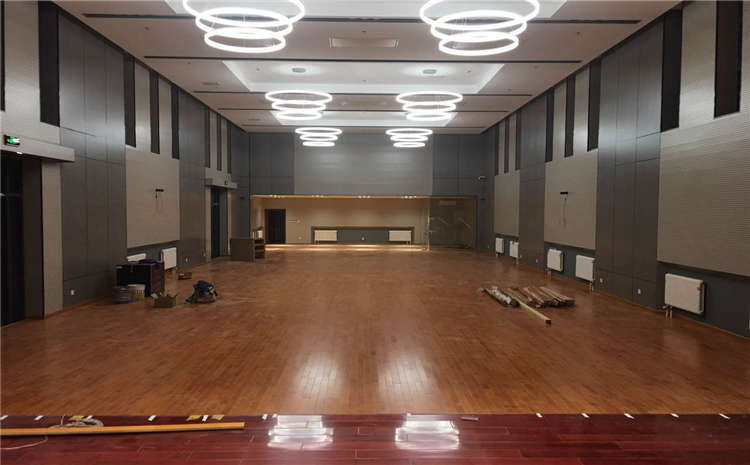 新疆楓樺木實(shí)木運(yùn)動(dòng)地板廠