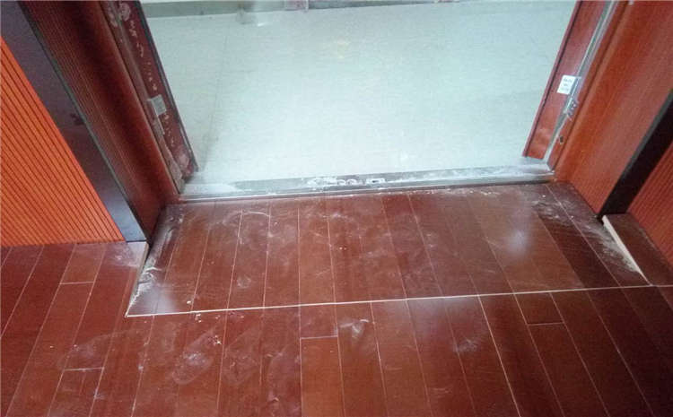 俄勒岡松風(fēng)雨操場運動地板怎么翻新？