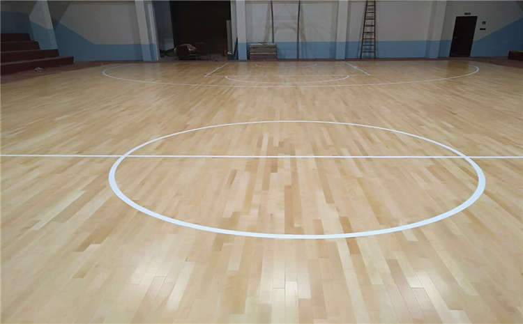 浣撹偛瀹炴湪榪愬姩鍦版澘婕嗛潰