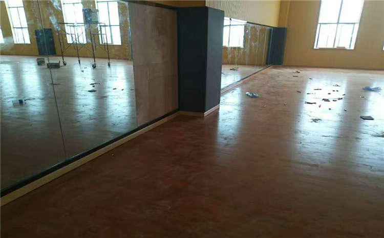 專(zhuān)業(yè)的籃球運(yùn)動(dòng)地板批發(fā)價(jià)格