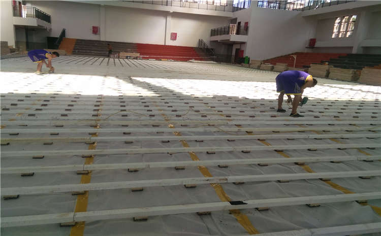 體育館專用木地板懸浮龍骨結(jié)構(gòu)安裝