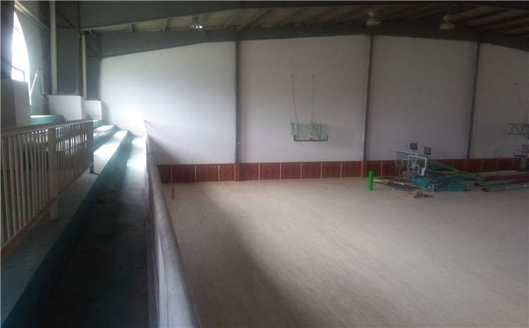 >硬木企口體育木地板與家裝地板的區(qū)別