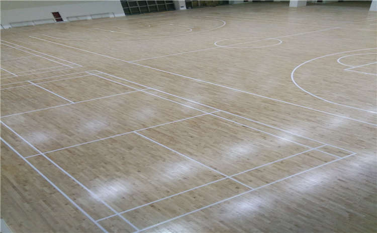 橡膠木風(fēng)雨操場(chǎng)地板怎么翻新？