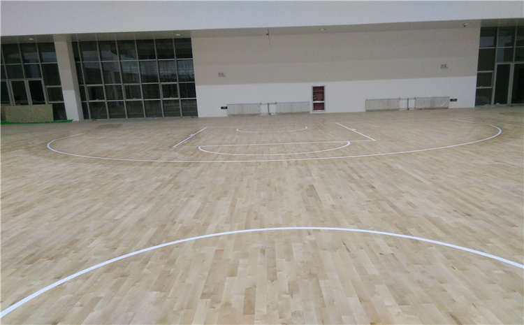 楓樺木實(shí)木運(yùn)動(dòng)地板價(jià)格是多少