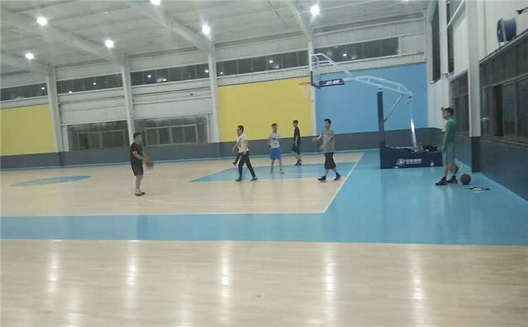 蘭州實(shí)木運(yùn)動(dòng)地板翻新