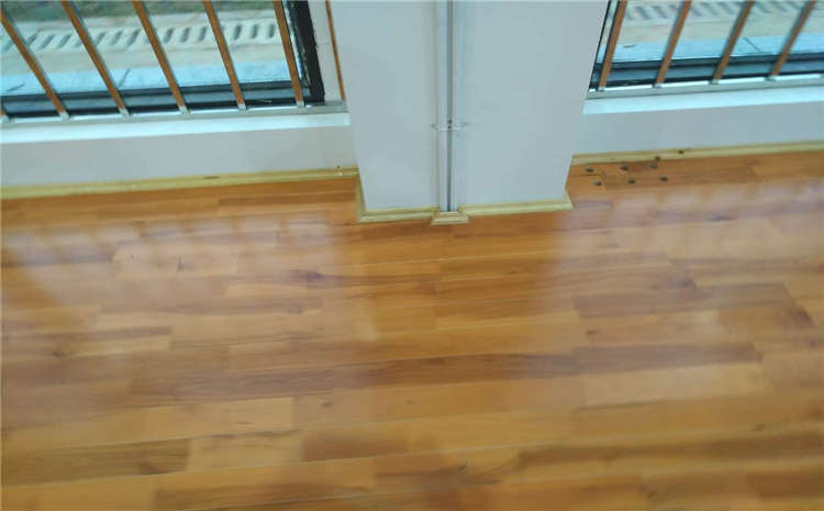 楓樺木舞臺(tái)木地板雙層龍骨結(jié)構(gòu)