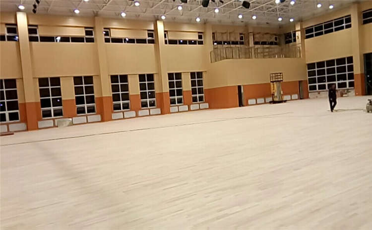 20厚體育館實木地板雙層龍骨結(jié)構(gòu)