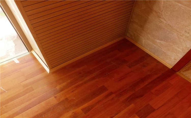 大型風(fēng)雨操場(chǎng)實(shí)木運(yùn)動(dòng)地板廠家批發(fā)