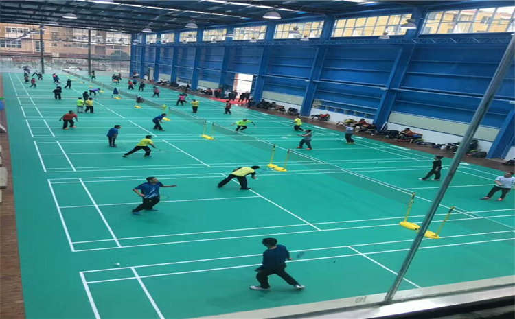 俄勒岡松木地板籃球場(chǎng)造價(jià)是的多少？