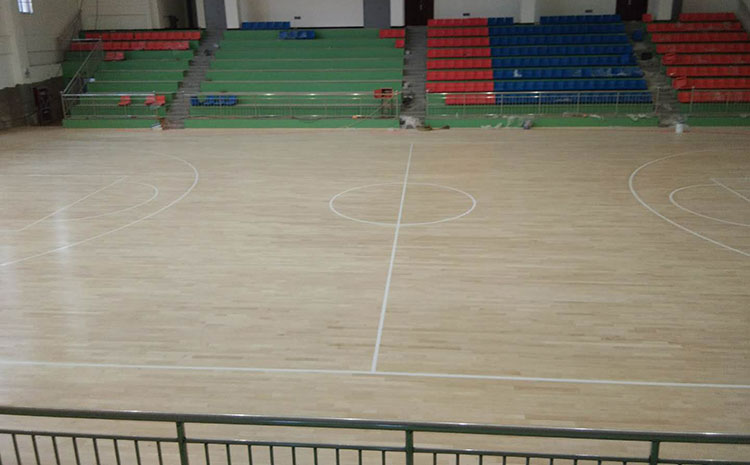 實(shí)木運(yùn)動(dòng)地板