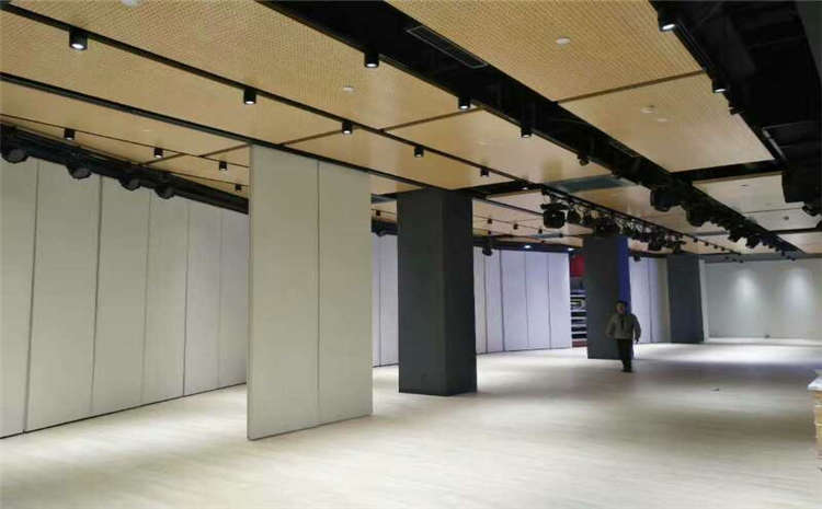 橡膠木籃球場(chǎng)地木地板每平米價(jià)格