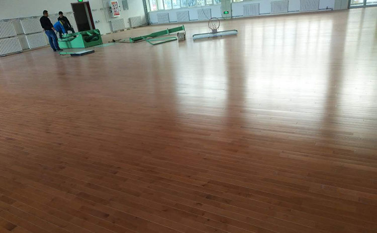 專業(yè)的NBA籃球場(chǎng)木地板雙層龍骨結(jié)構(gòu)