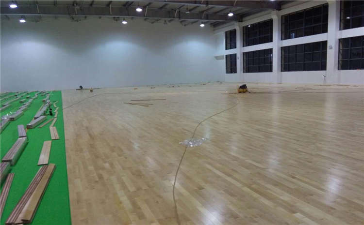 松木運動籃球地板哪個品牌好？