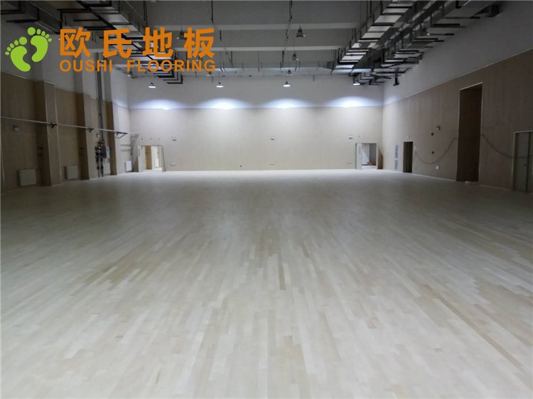 北京門頭溝上悅居配套中學籃球館木地板