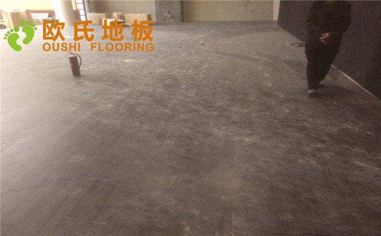 重慶京劇院舞臺(tái)木地板案例