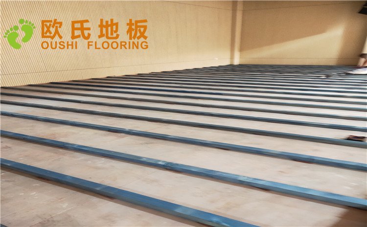 上海豐莊西路綠地小學(xué)舞臺木地板案例