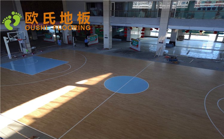 福建龍巖羅龍西路269號籃球館木地板圖片
