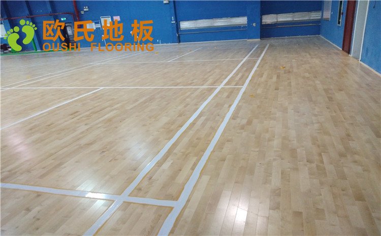 廣西省南寧市**大道111號羽毛球館木地板