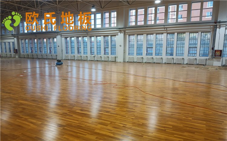 烏魯木齊市烏蘇市南區(qū)第二中學(xué)體育館木地板項(xiàng)目——?dú)W氏實(shí)木運(yùn)動地板