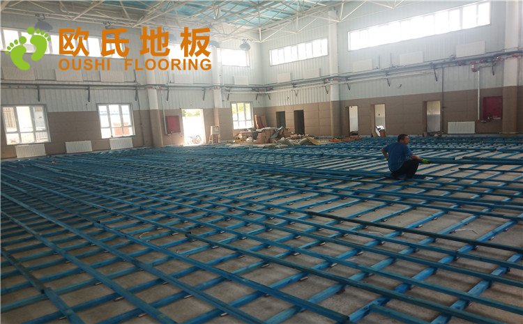 新疆克拉瑪依市獨(dú)山子虹園小區(qū)體育館木地板項(xiàng)目——?dú)W氏實(shí)木運(yùn)動(dòng)地板